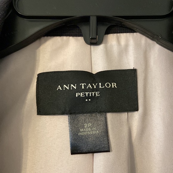Ann Taylor size 2P blazer excellent condition length 22” bust 28” see all photos - Picture 2 of 12